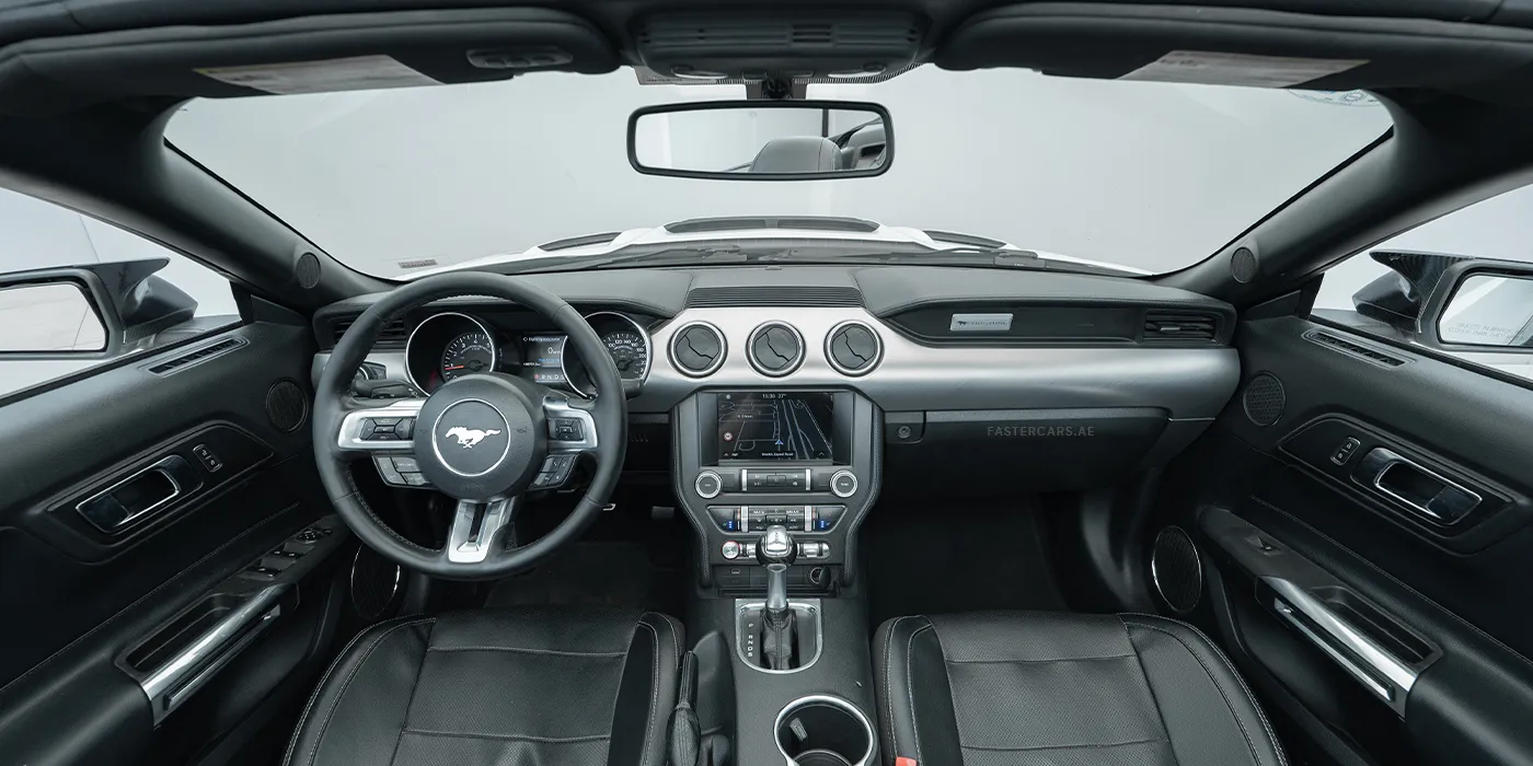 Ford Mustang blue white Front Inside